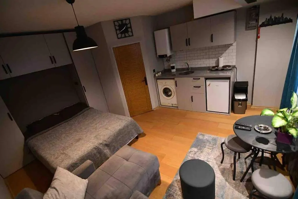 Otel Konforunda Site Ici Guvenlikli Studyo Daire Istanbul