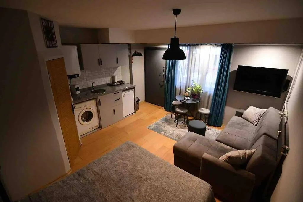 Otel Konforunda Site Ici Guvenlikli Studyo Daire Istanbul Apartment